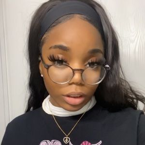 Meet your Posher, Daisha